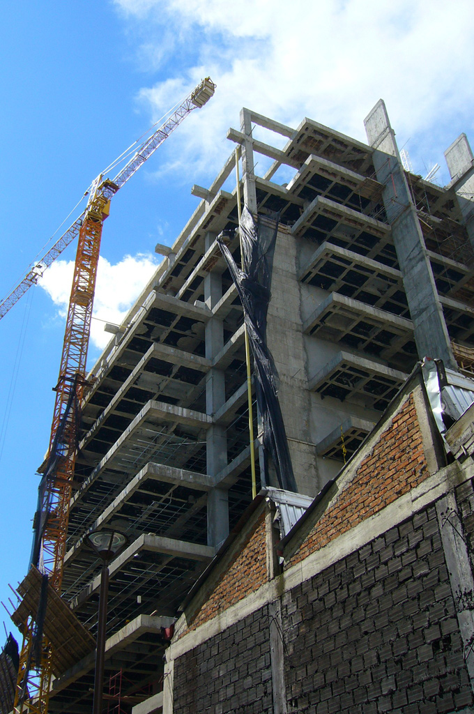 Tower crane working